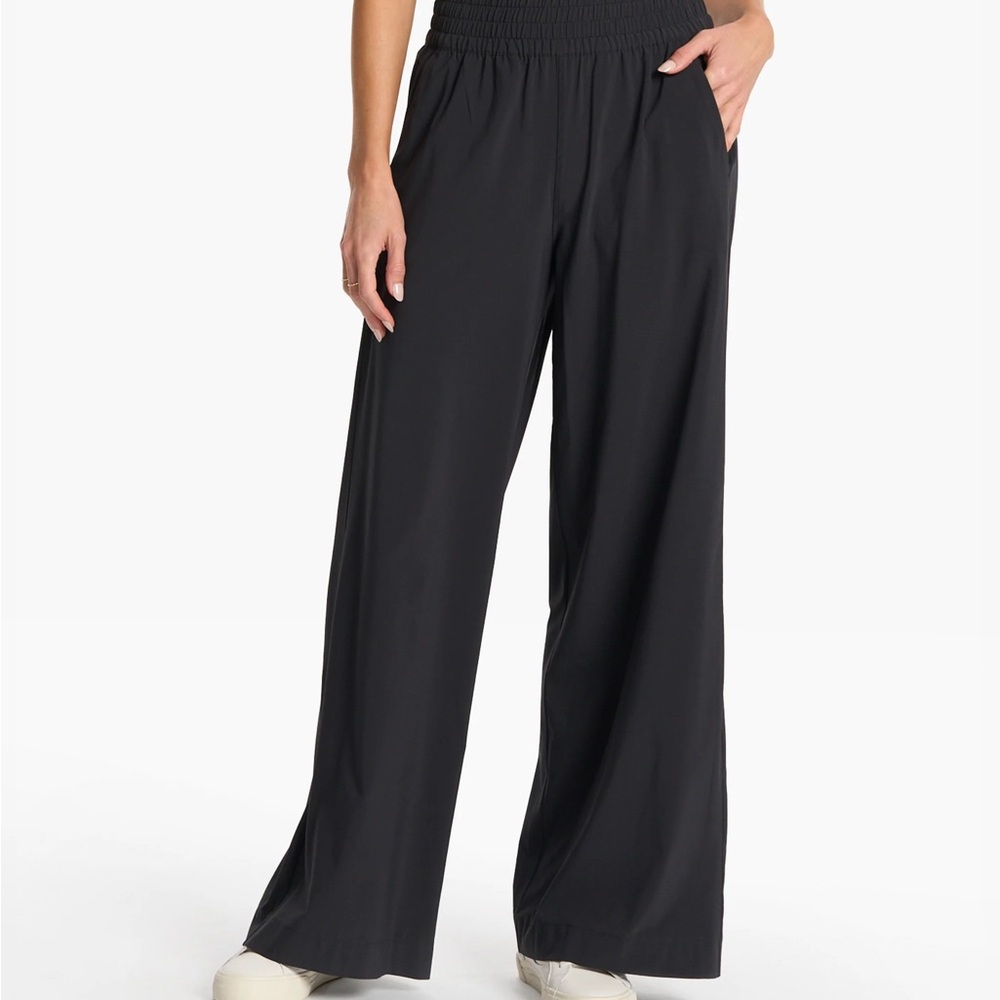 Vuori Black Wide-Leg Stretch Woven Pants